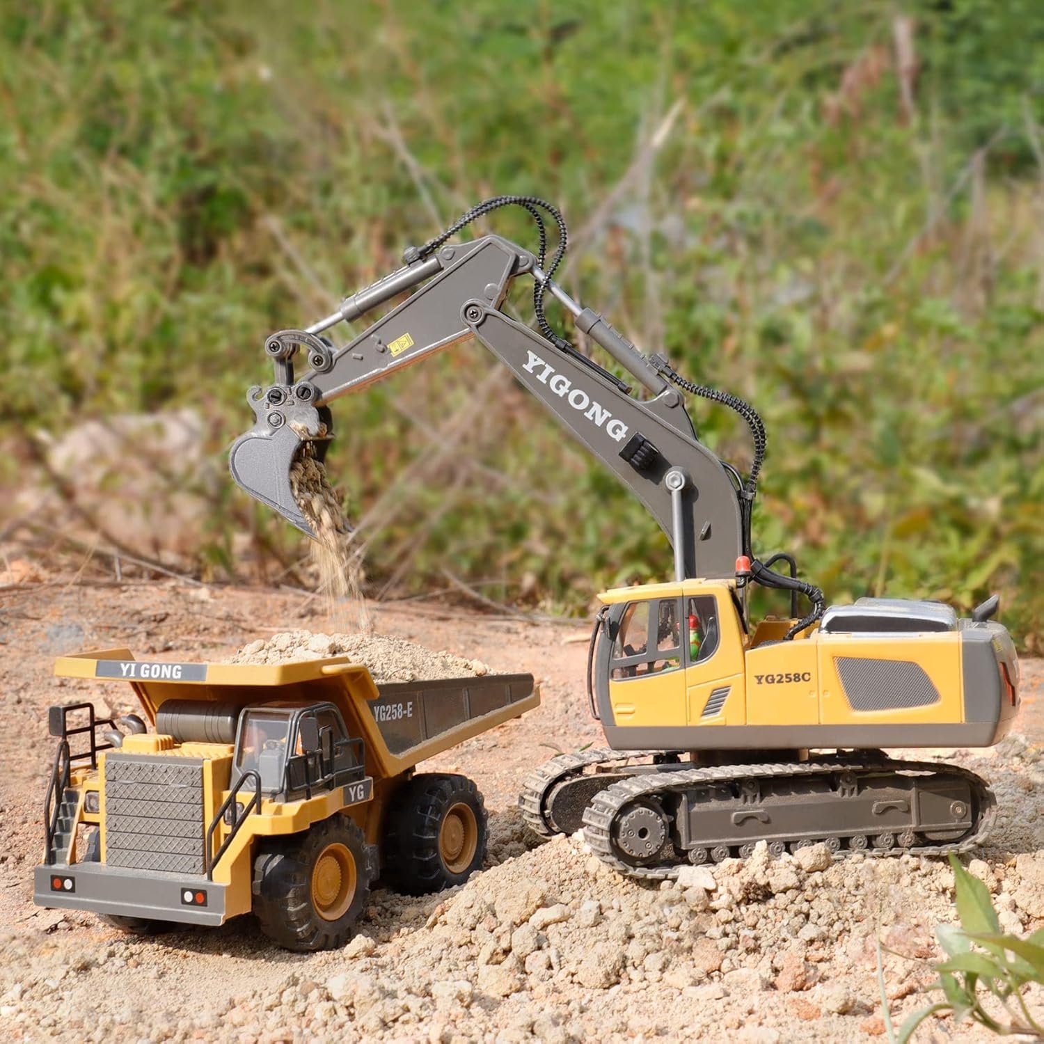 Remote Control Excavator Toy Toys With Metal Shovel RC Construction Truck Engineering Vehicles With Light Music RC Excavator