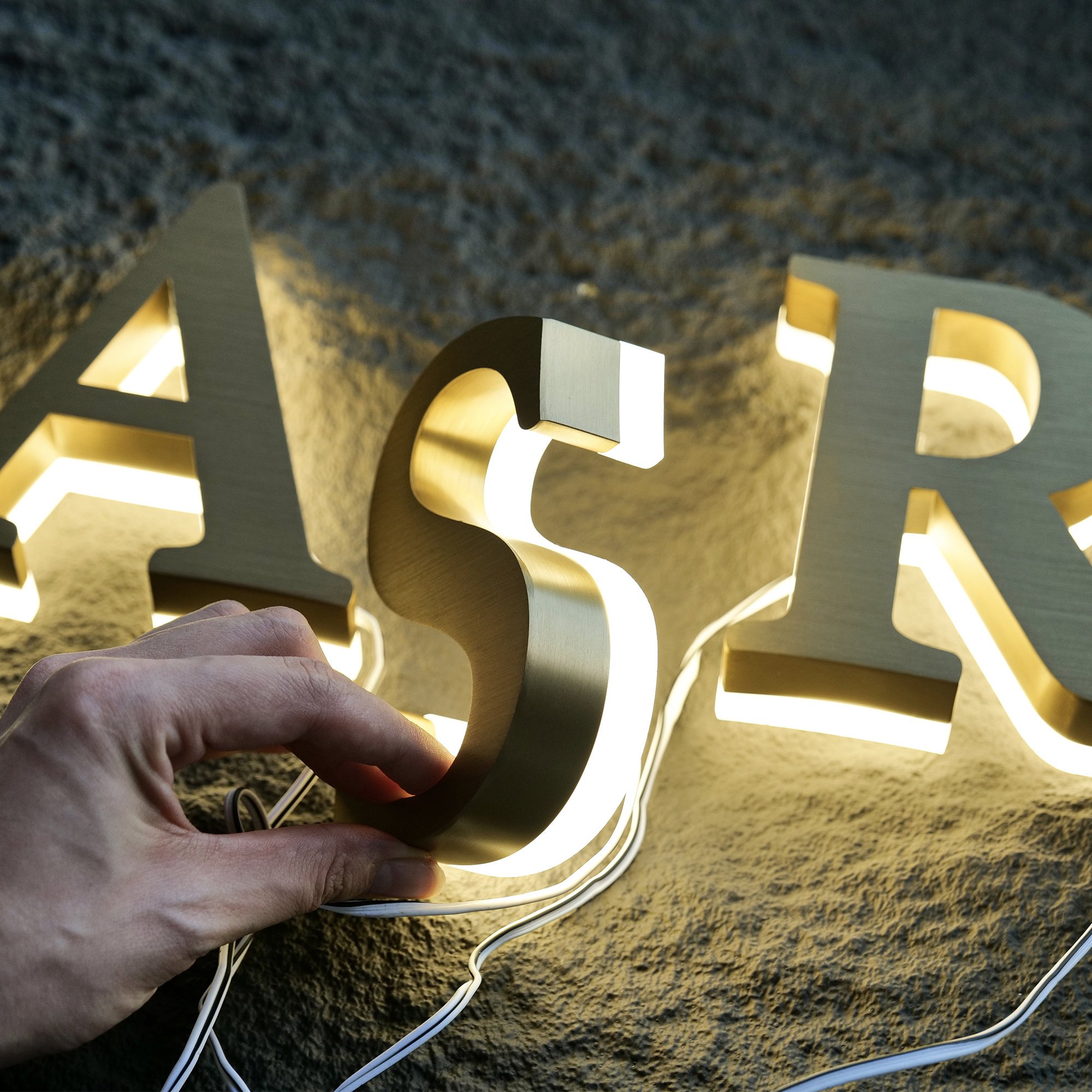 Business Custom Led Sign Light Light Custom 3D Metal Backlit Sign Company Logo Words Signage Wall Letters Outdoor Light