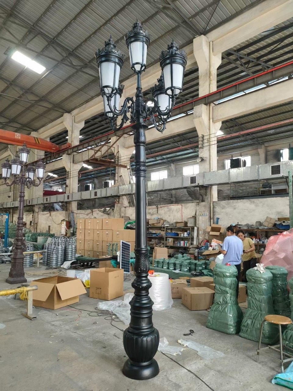 Customized 3M/3.5M Outdoor Garden Lamp Cast Aluminum+Cast Iron Artistic LED Villa Landscape Solar/Ac 220V Power Supply Glass