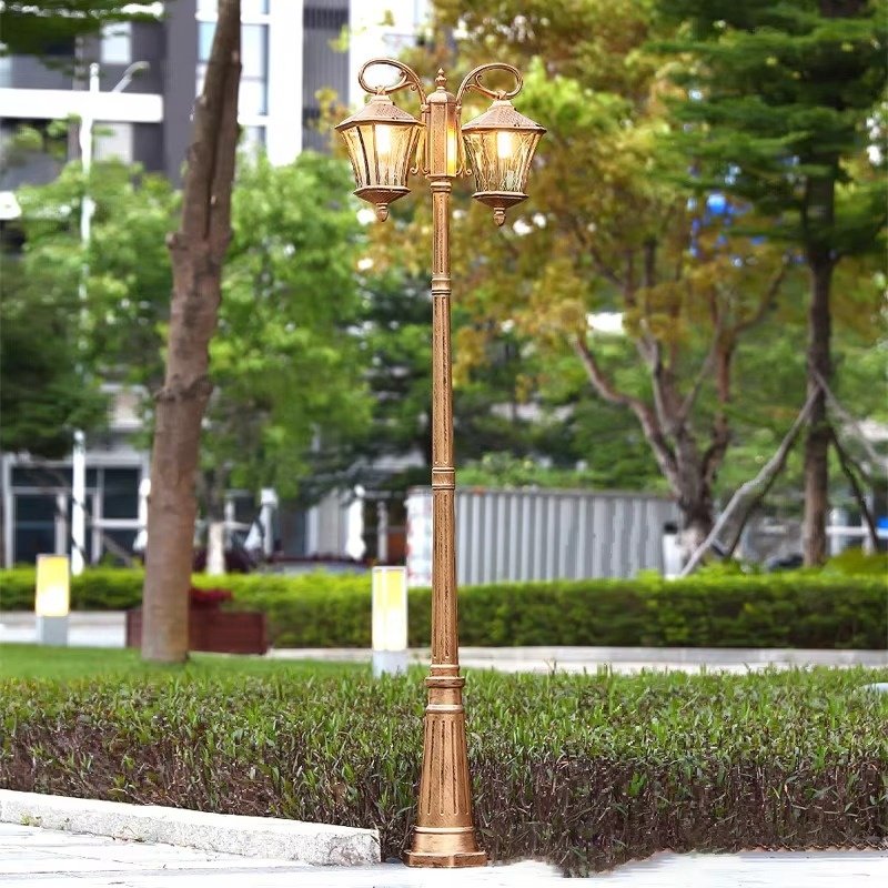 Antique Street Light Pole Solar Powered Aluminum Lamp Post for Lawn Garden Outdoor Waterproof LED Bollard Garden Lights