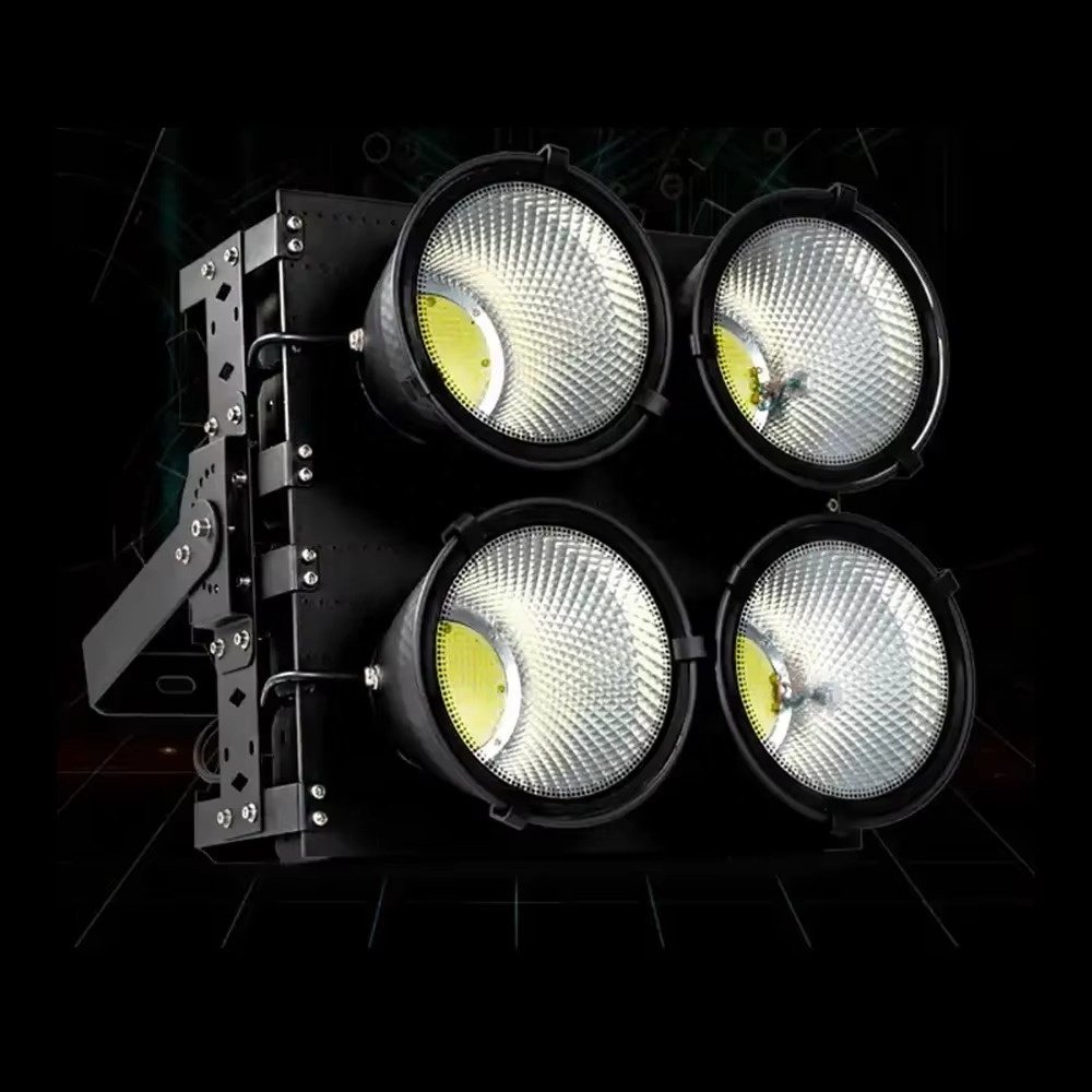 Outdoor High-power ultra Bright RGB IP65 Waterproof Floodlight 50W 100W 150W 200W 500W Stadium Floodlight 220V 110V Tower Light