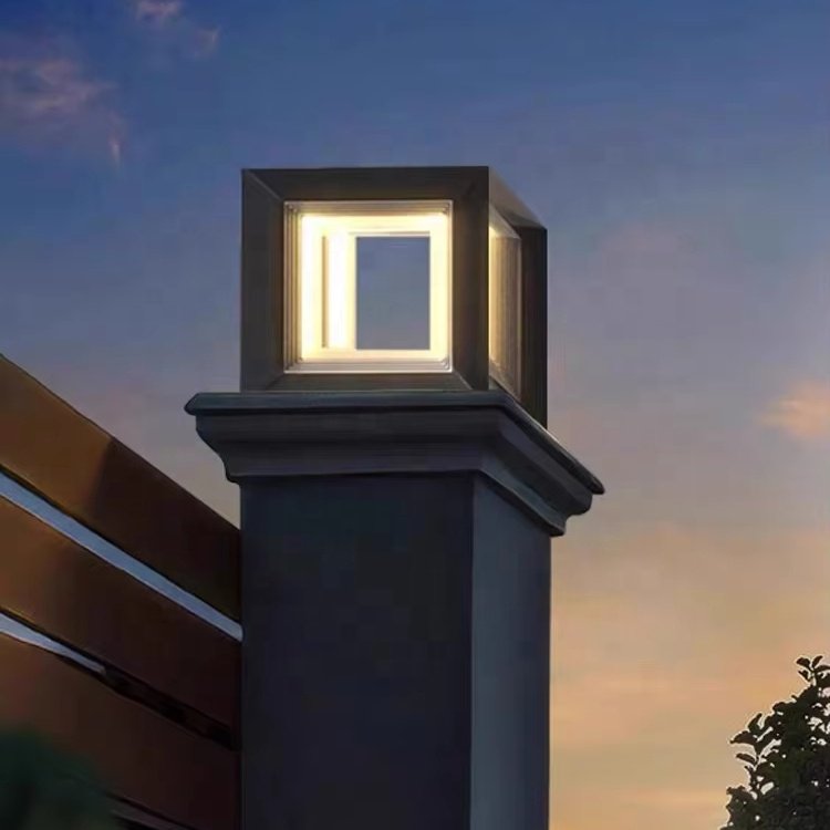 Modern and Fashionable Solar Powered Door Pillar Lights Courtyard Gates Walls Villas Outdoor Electrical protection Pillar Lights