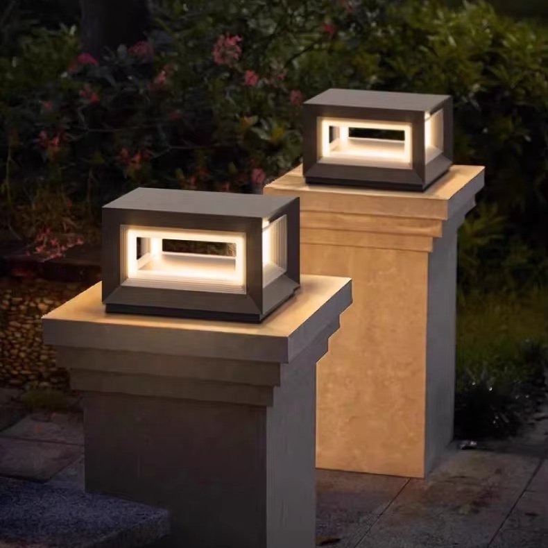 Modern and Fashionable Solar Powered Door Pillar Lights Courtyard Gates Walls Villas Outdoor Electrical protection Pillar Lights