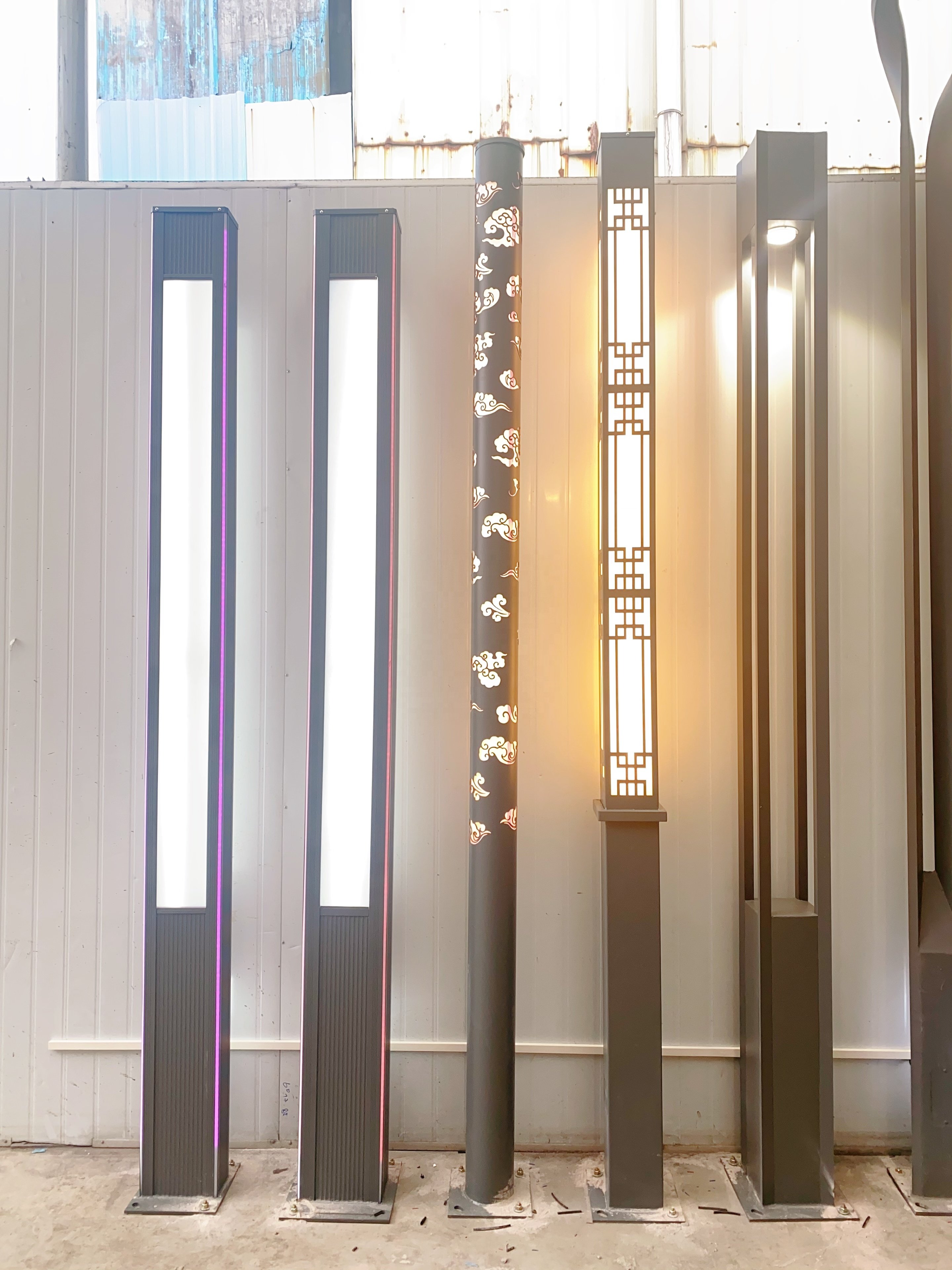 Factory Wholesale of Various Styles of Outdoor Waterproof Garden Lights, Modern Door Shaped Landscape Courtyard Lights