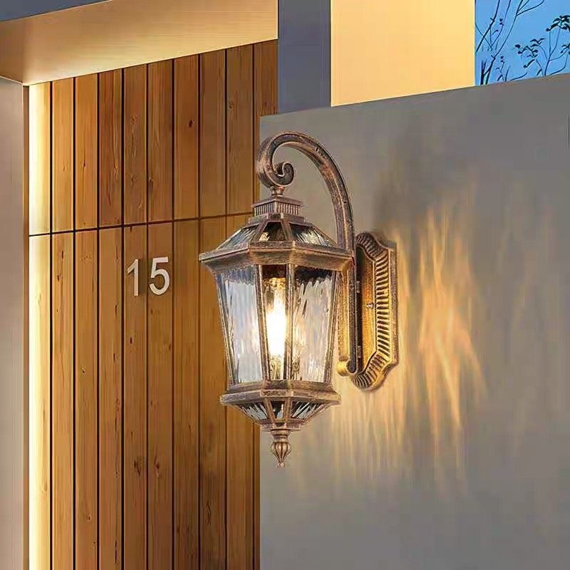High Quality European Vintage Style Courtyard Bronze Waterproof Ip65 Classic Outdoor Porch Garden Wall Lights