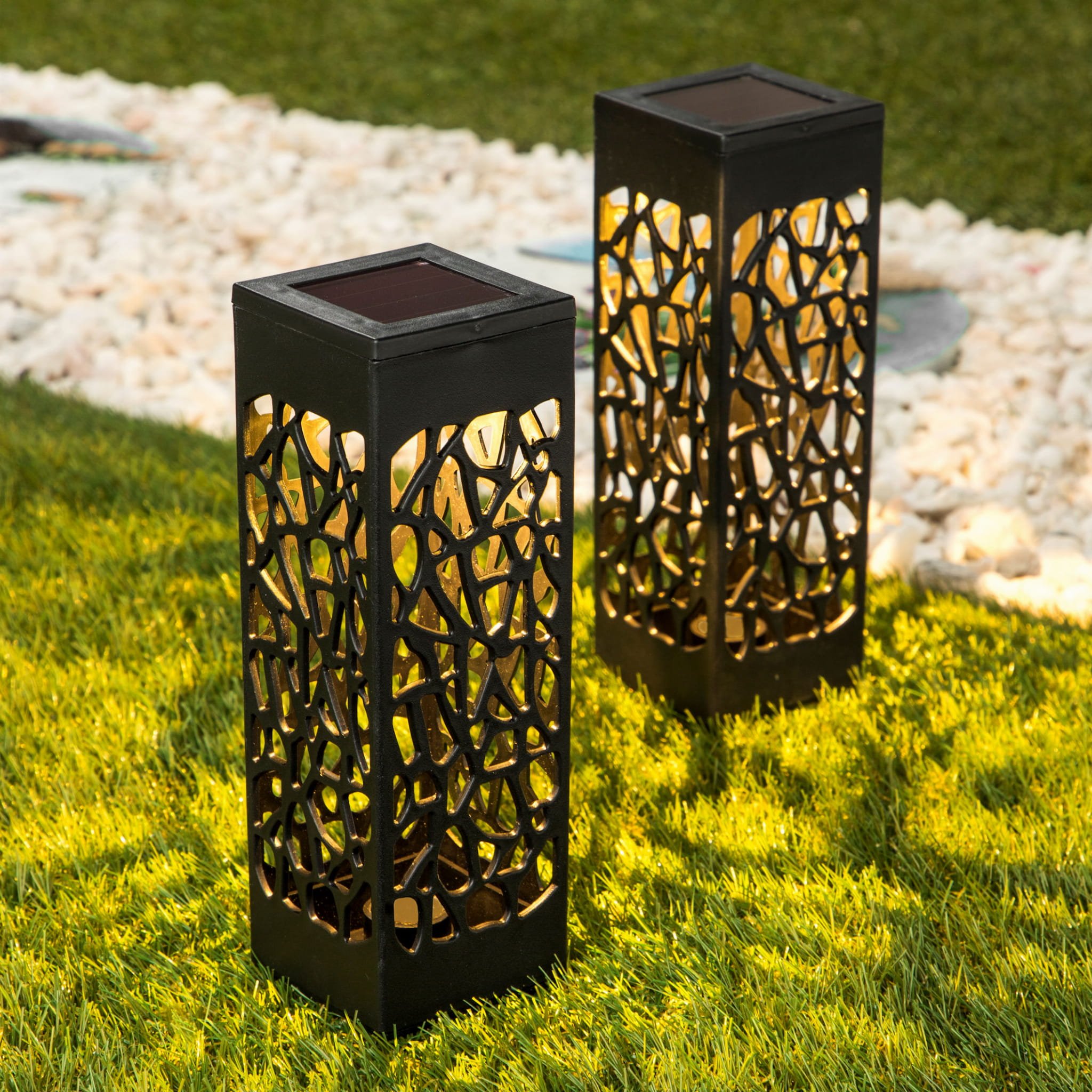 Energy Saving Solar Patterned Garden Light Outdoor Decor Solar Led Lamp Post Solar Lantern Light Auto On/Off for Yard Path Patio