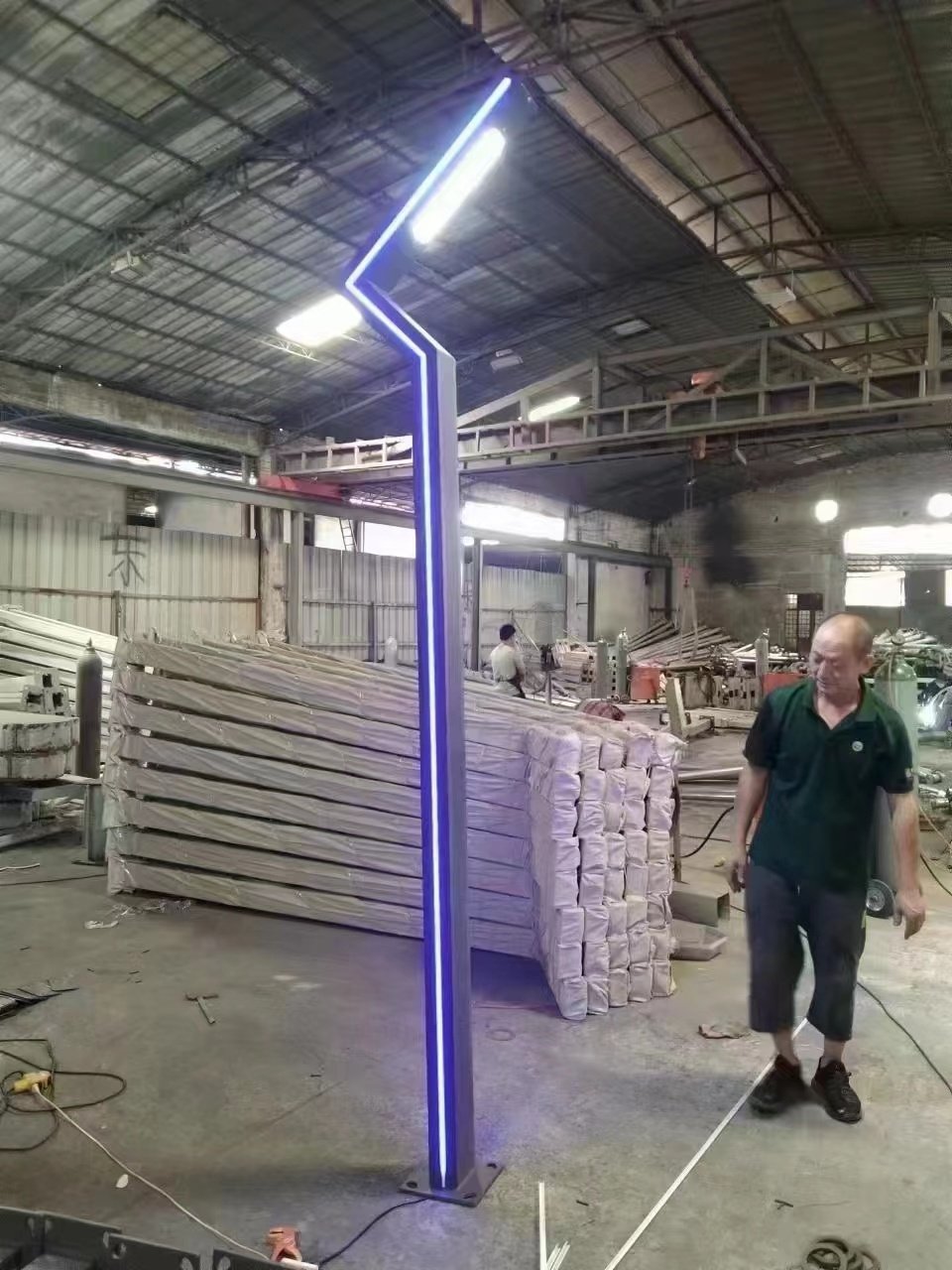 Factory Inventory LED Outdoor Lighting Waterproof IP65 Modern Decorative Garden Lights