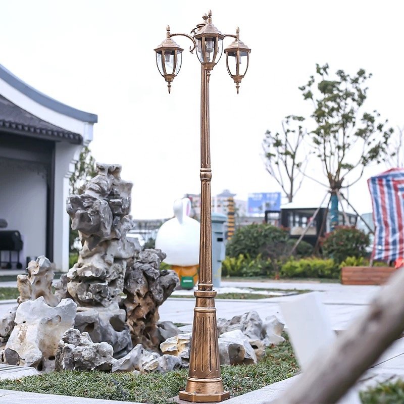 Factory Low Price 2/3 Head Garden Lamp Post Lights2M Retro Outdoor Landscape Lamp for Garden or Village Garden Lamp