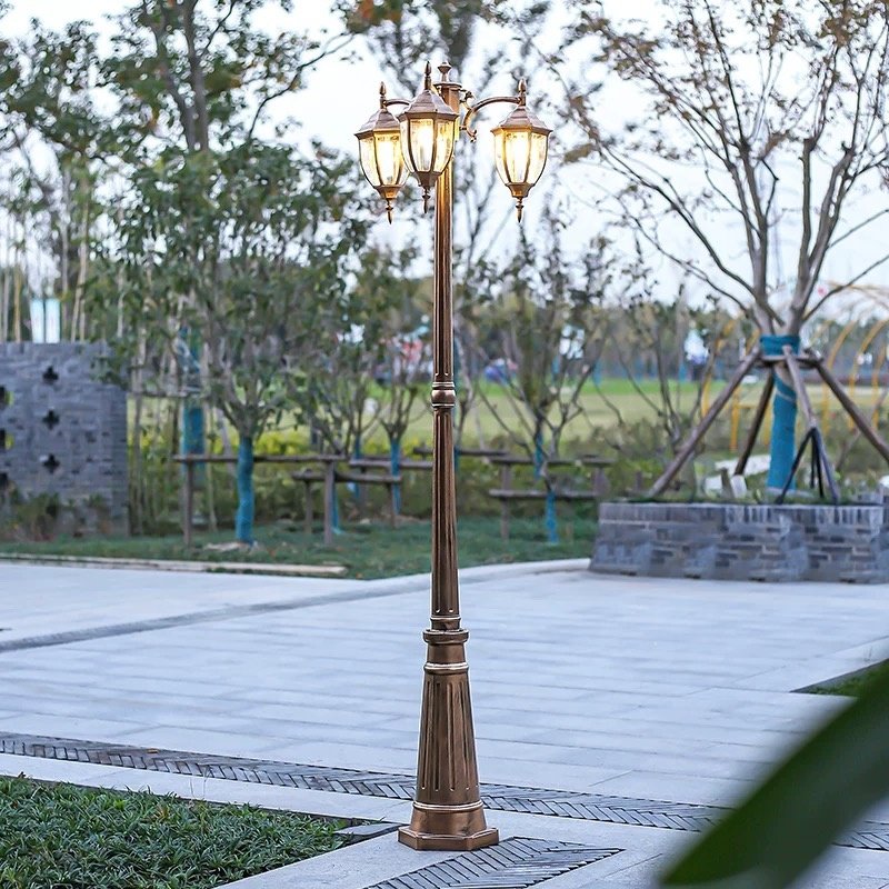 Factory Low Price 2/3 Head Garden Lamp Post Lights2M Retro Outdoor Landscape Lamp for Garden or Village Garden Lamp