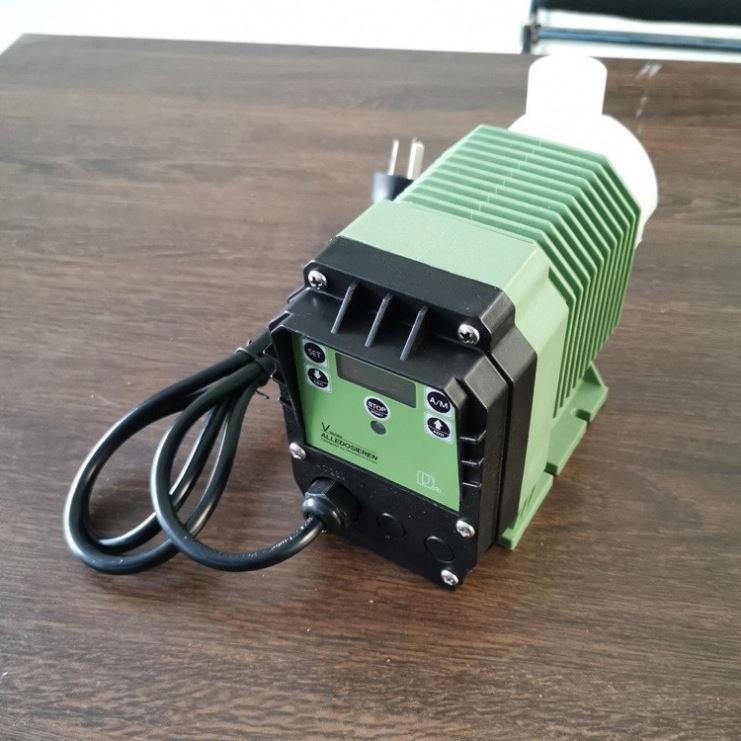 ANDUUK Chemical Metering Electromagnetic Metering Pump Solenoid Metering Pumps Chlorine Mini Chemical Electronic Dosing Pump