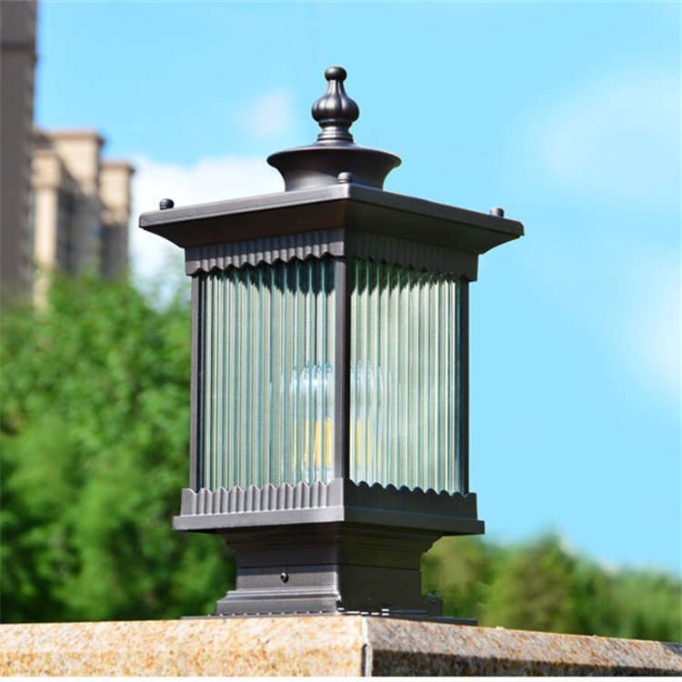 Popular Coffee Color Die Cast Aluminum Garden Lamp Outdoor Waterproof Pillar Lamp Electric Design Solar Lamp Holder Fence Lights