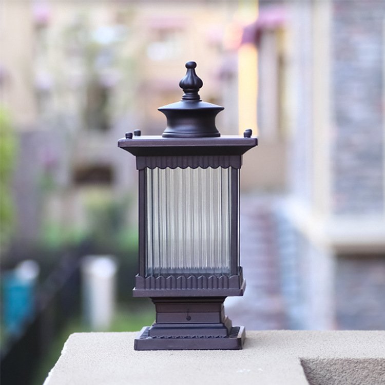 Popular Coffee Color Die Cast Aluminum Garden Lamp Outdoor Waterproof Pillar Lamp Electric Design Solar Lamp Holder Fence Lights