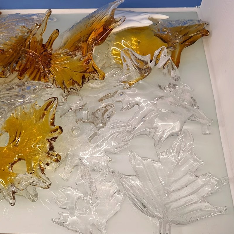 Multi-shape Customized Shapes Maple Leaf Beautiful Modern Ceiling Decoration Restaurant Chandelier Pendant Light