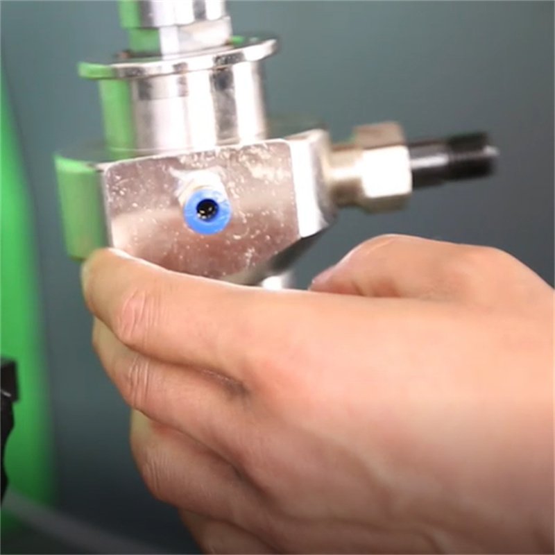 ZQYM Factory Common Rail Injector Adapter Injector Holder Injector test Tool for Cummins 4327072 4359204 and Bosch 0445 121 070