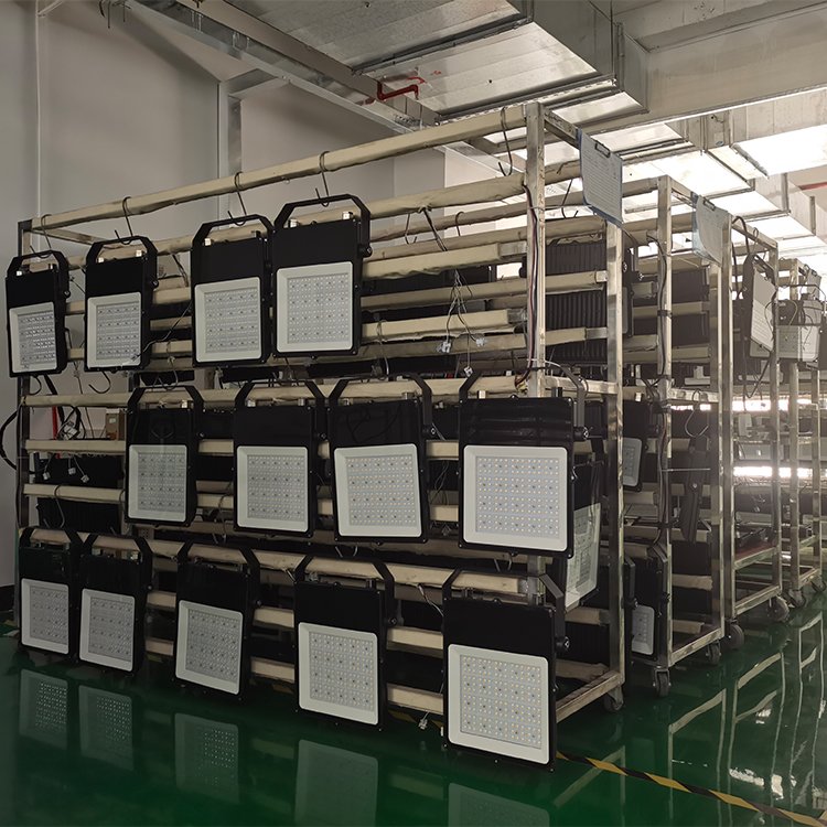 High Quality 2ft 4ft 20W/40W/60W 140 Lumen/W UL844 Certified Explosion Proof Light Linear Class I Division 1