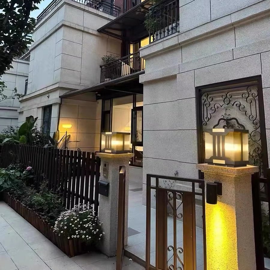 Modern Pillar Lights Outdoor Villa Lawn LED Landscape Solar Courtyard Post Lamps Outdoor Light Fixture Pillar Lamp Stained Glass