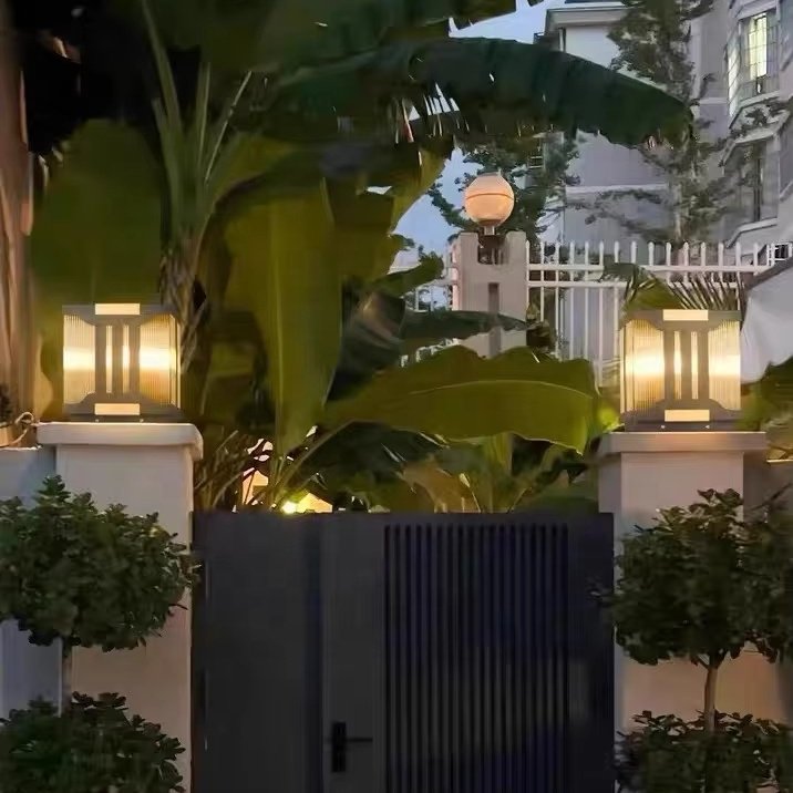 Modern Pillar Lights Outdoor Villa Lawn LED Landscape Solar Courtyard Post Lamps Outdoor Light Fixture Pillar Lamp Stained Glass