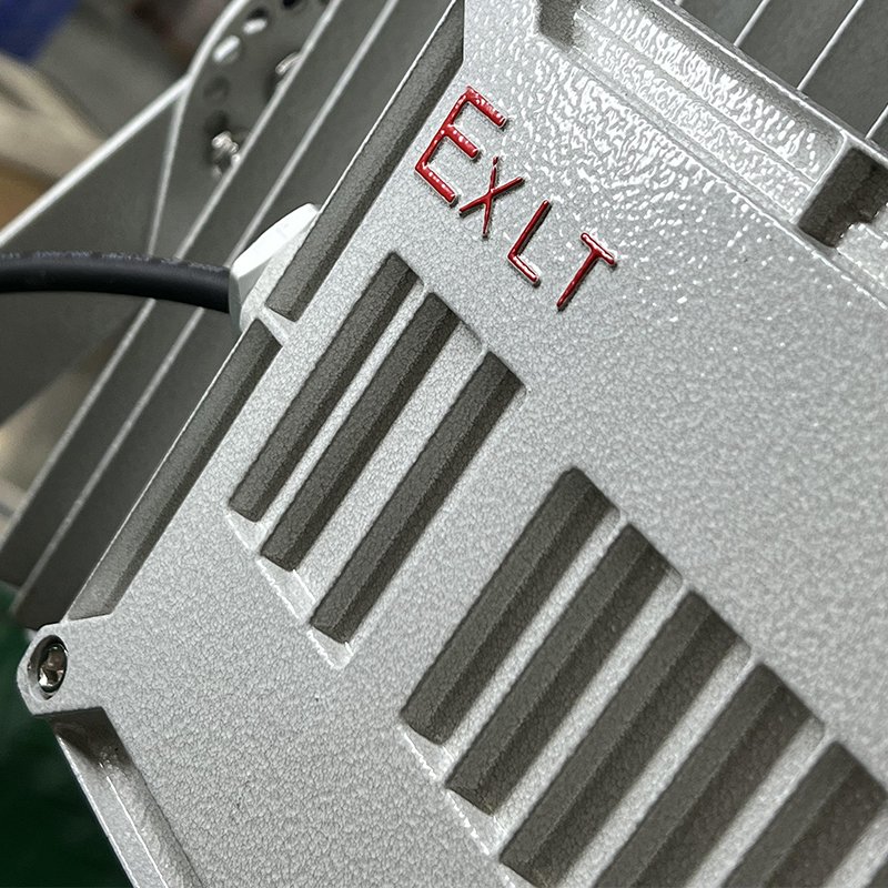 ATEX/IECEX/UL Zone2 High Power 200W Fluorescent LED Floodlight Explosion-Proof Marine Lighting Solutions with IP65 Rating