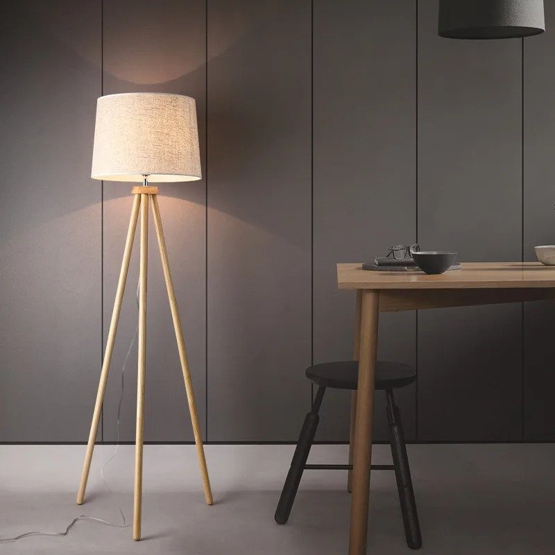 Modern Minimalist Solid Wood Floor Lamp, Minimalist Modern Bedroom Vertical Tripod, Stable Living Room Decoration Floor Lamp