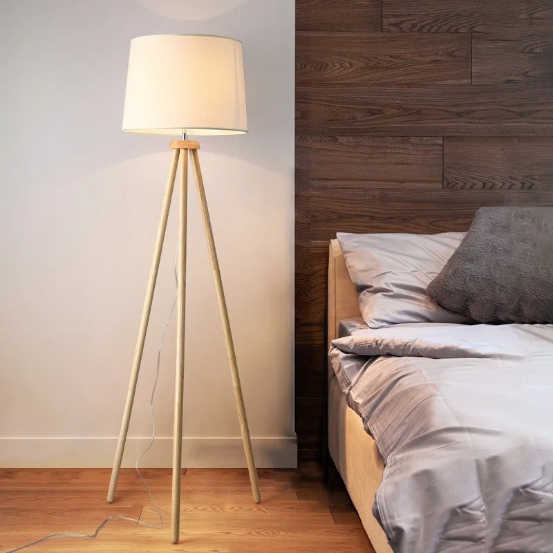 Modern Minimalist Solid Wood Floor Lamp, Minimalist Modern Bedroom Vertical Tripod, Stable Living Room Decoration Floor Lamp