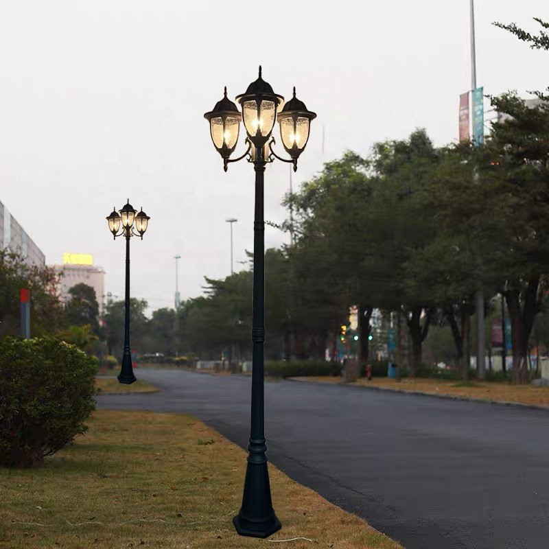 High Quality 3-head Garden Light Outdoor Classic European Waterproof LED Garden Antique Street Light