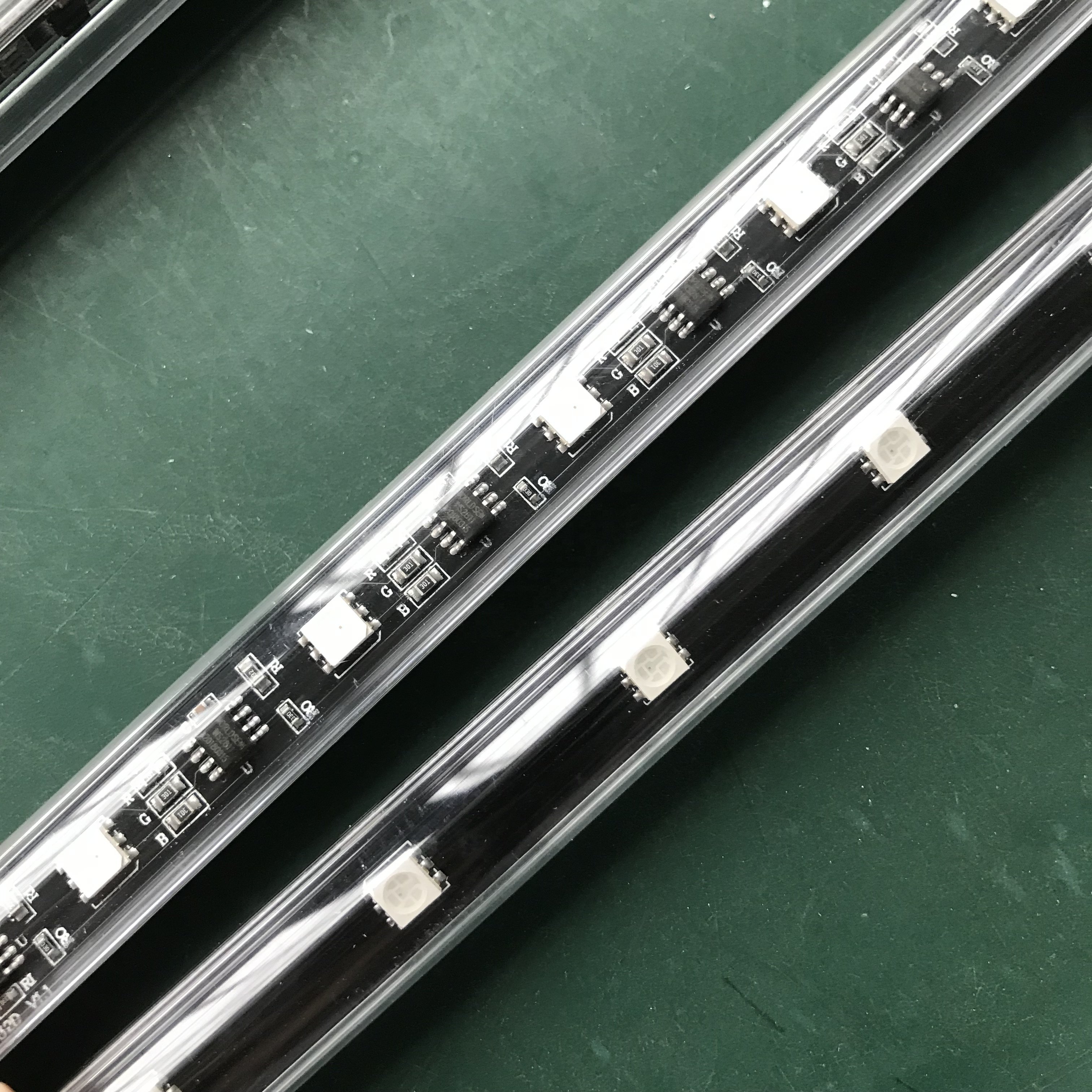 Led Pixel Light Decorative Tube Rainfall 3D Effect DMX Vertical LED Tube Digital Rgb Led Tube Light