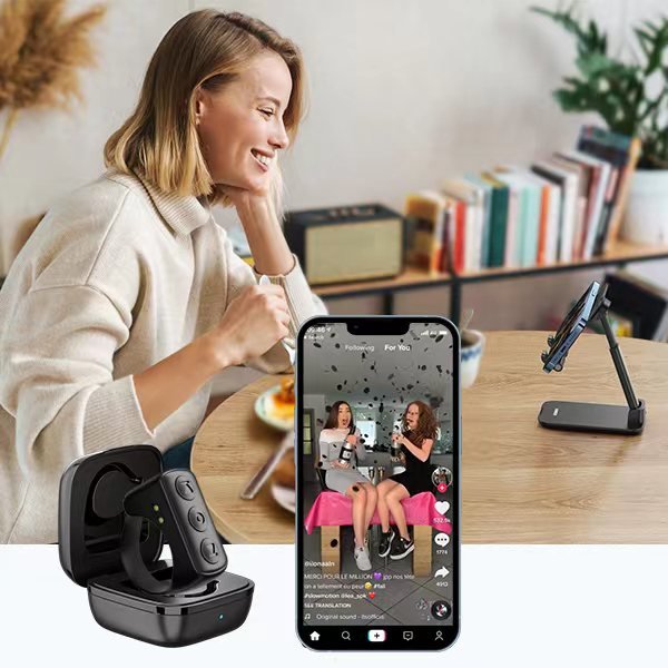 Bluetooth TikTok Remote Control Scrolling Ring Page Turner