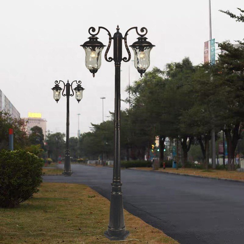 European Classic Double-Headed Retro Garden Lamp Outdoor Waterproof Aluminum Body IP67 Rating Solar Courtyard Landscape Lighting