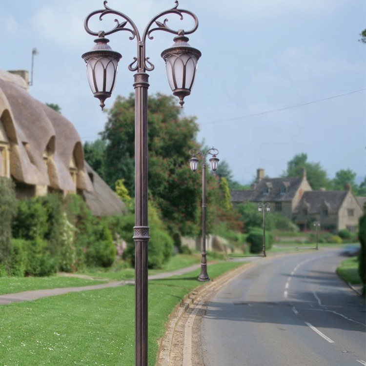 European Style Outdoor LED Courtyard Lights Garden Lawn Villas Decorative Waterproofing IP65 Park Community Solar Garden Lights