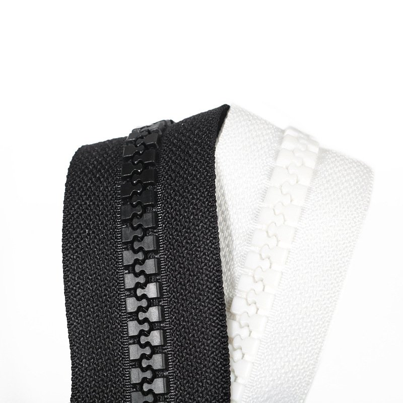 High Quality No.5 Resin Sell by Meter Bag Zipper Roll 3# Plastic Zipper for Clothes