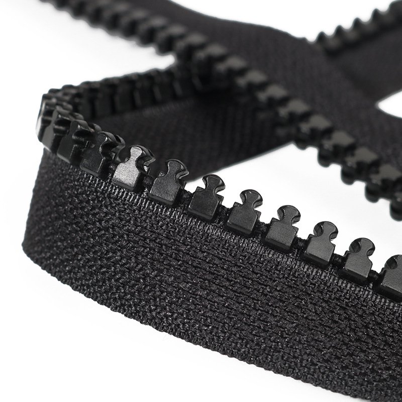 High Quality No.5 Resin Sell by Meter Bag Zipper Roll 3# Plastic Zipper for Clothes