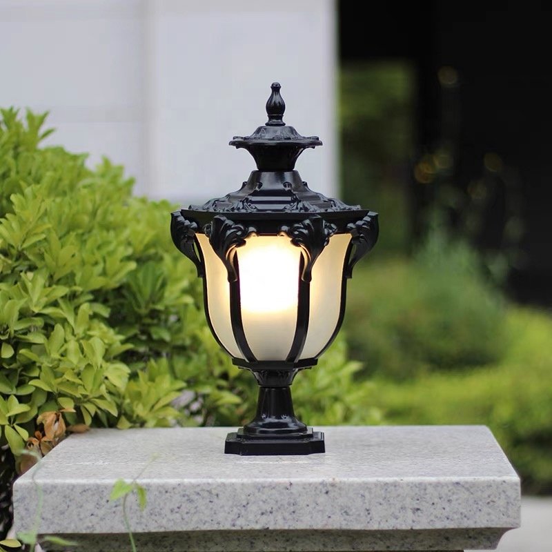 Outdoor Solar Powered Light Sensor LED Wall Pillar Chapiter Post Lamp for Garden Courtyard Landscape Patio Gate Decoration
