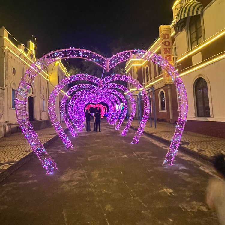 Uplumin Outdoor 3D Led Christmas Heart-shaped Arch Lighting Tunnel Exterior Winter Wonderland Christmas Display Motif Light