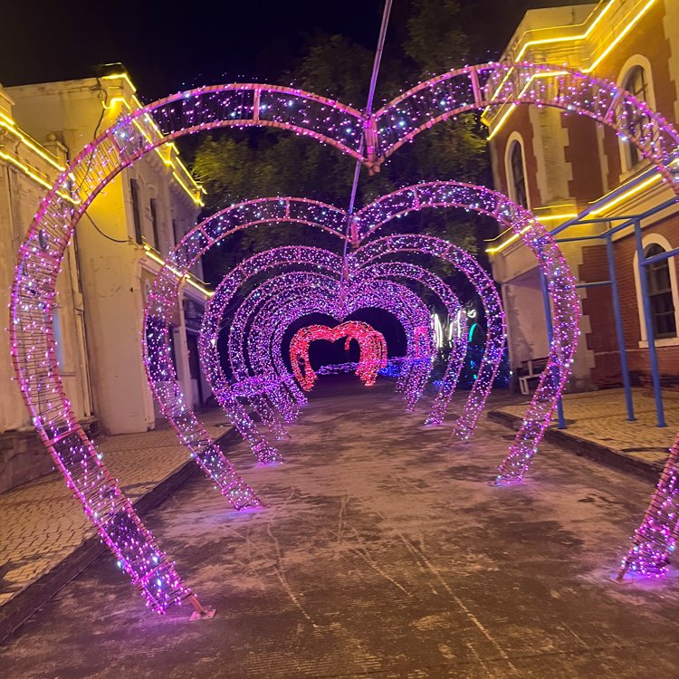 Uplumin Outdoor 3D Led Christmas Heart-shaped Arch Lighting Tunnel Exterior Winter Wonderland Christmas Display Motif Light
