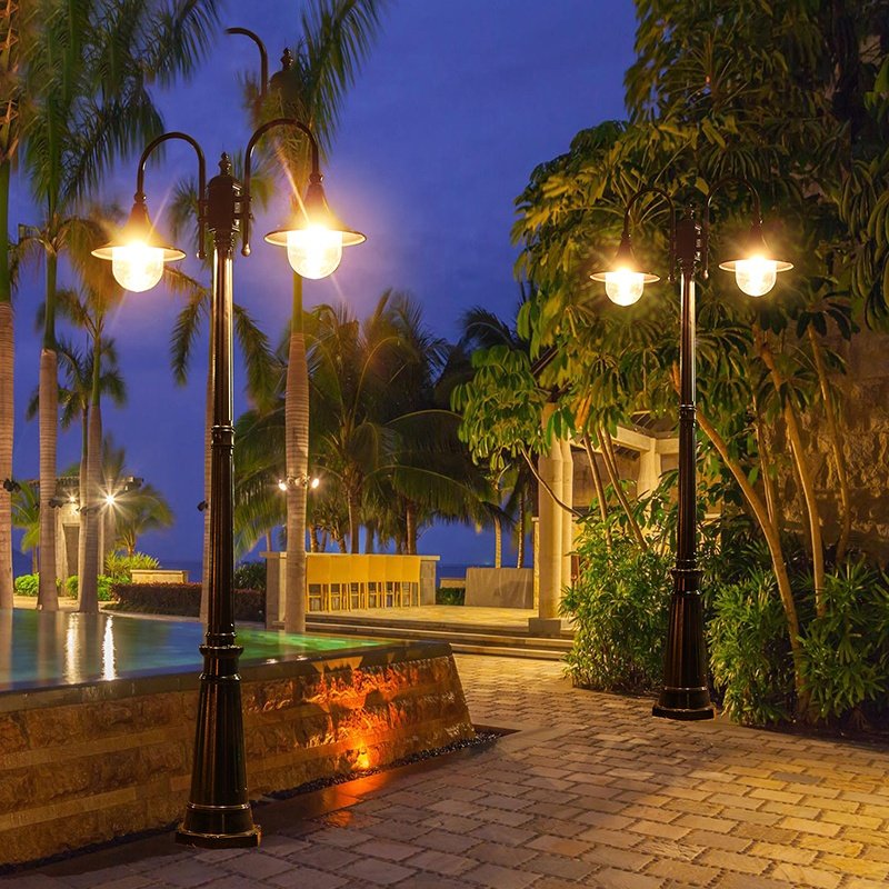 2019 New Product Fashion Outdoor IP65 Waterproof Solar 4W Led Courtyard Double Headed Garden Lamp