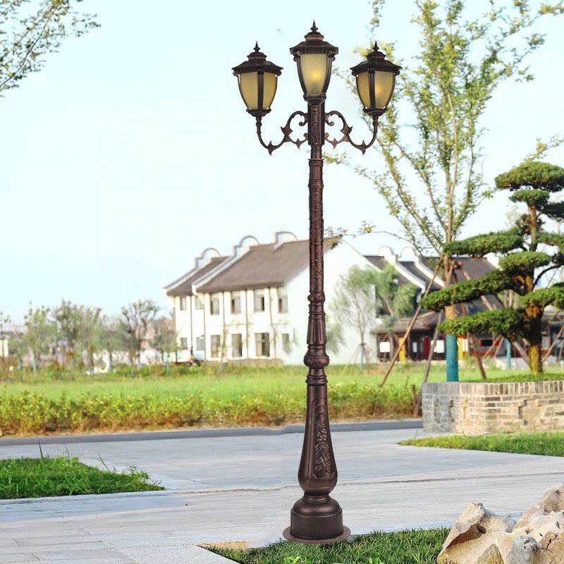 Outdoor Large Classic European Garden Lamp With 3 Heads of Luminous Landscape, Villa Decoration Lamp Post in Residential Areas