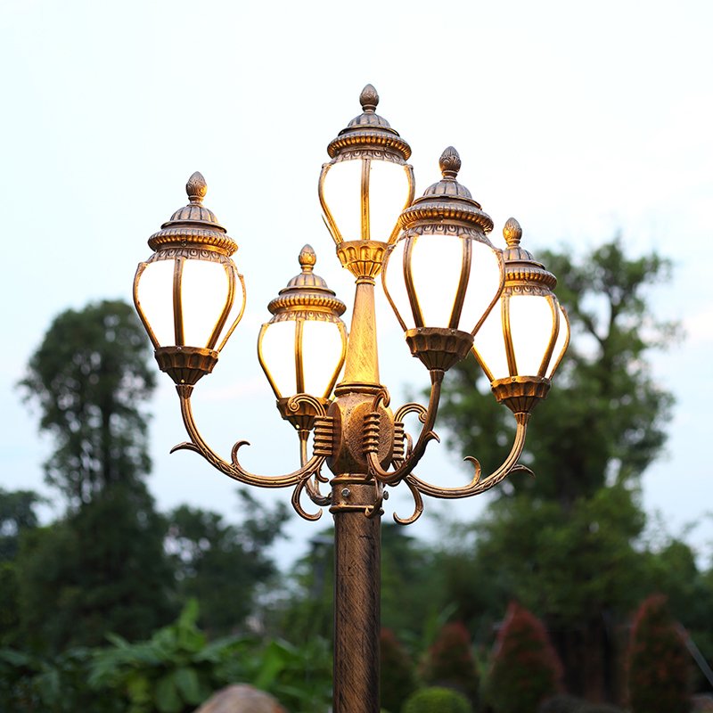European Style Lawn Waterproof Garden High Pole Villa Outdoor Courtyard High Quality Outdoor Yard Antique Street Cast Iron Lamp