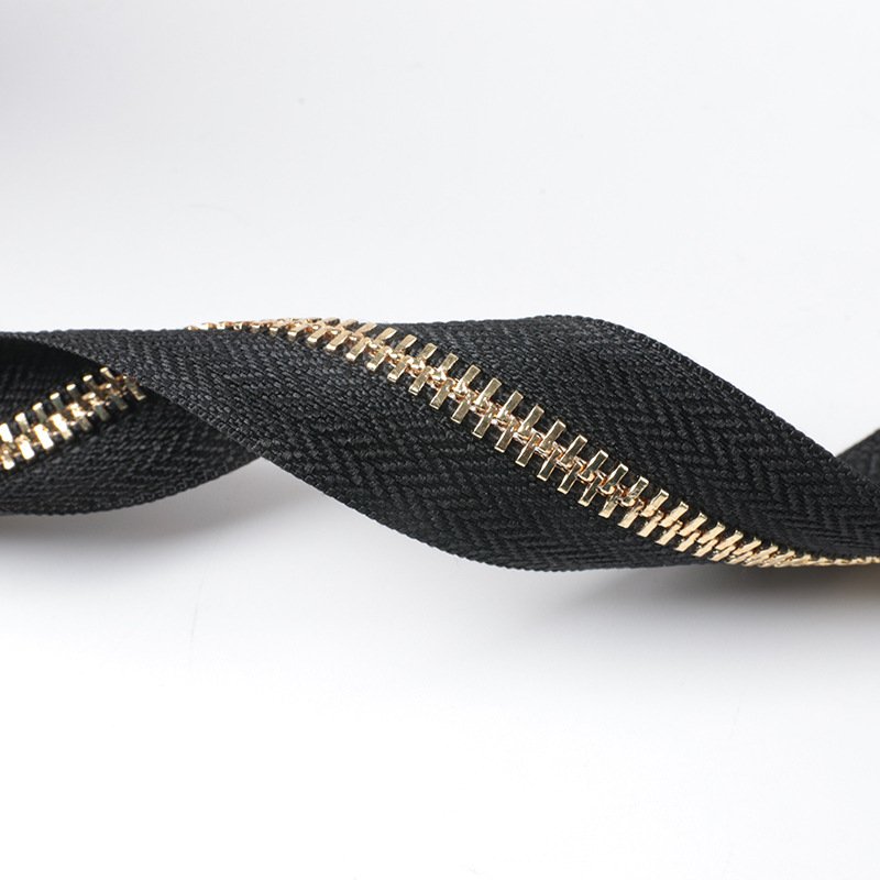 Jinhua Yiwu Metal Titanium Aluminum Alloy Zips Cremalleras Zipper Per Meter Zippers Tape by the Yard for Jacket Jeans