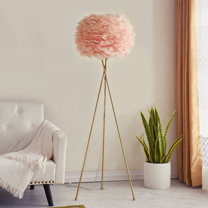 Stand Light Arts 1.8 Meter Height 65pcs Ostrich Feathers Copper Floor Lamp Corridor Exhibition Hall Decorative Lampmorden