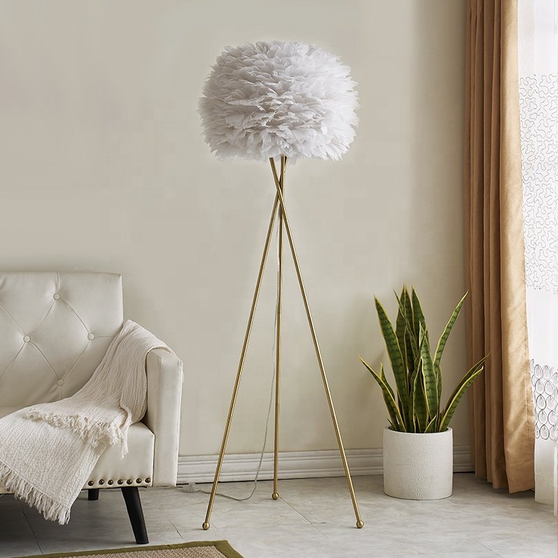Stand Light Arts 1.8 Meter Height 65pcs Ostrich Feathers Copper Floor Lamp Corridor Exhibition Hall Decorative Lampmorden
