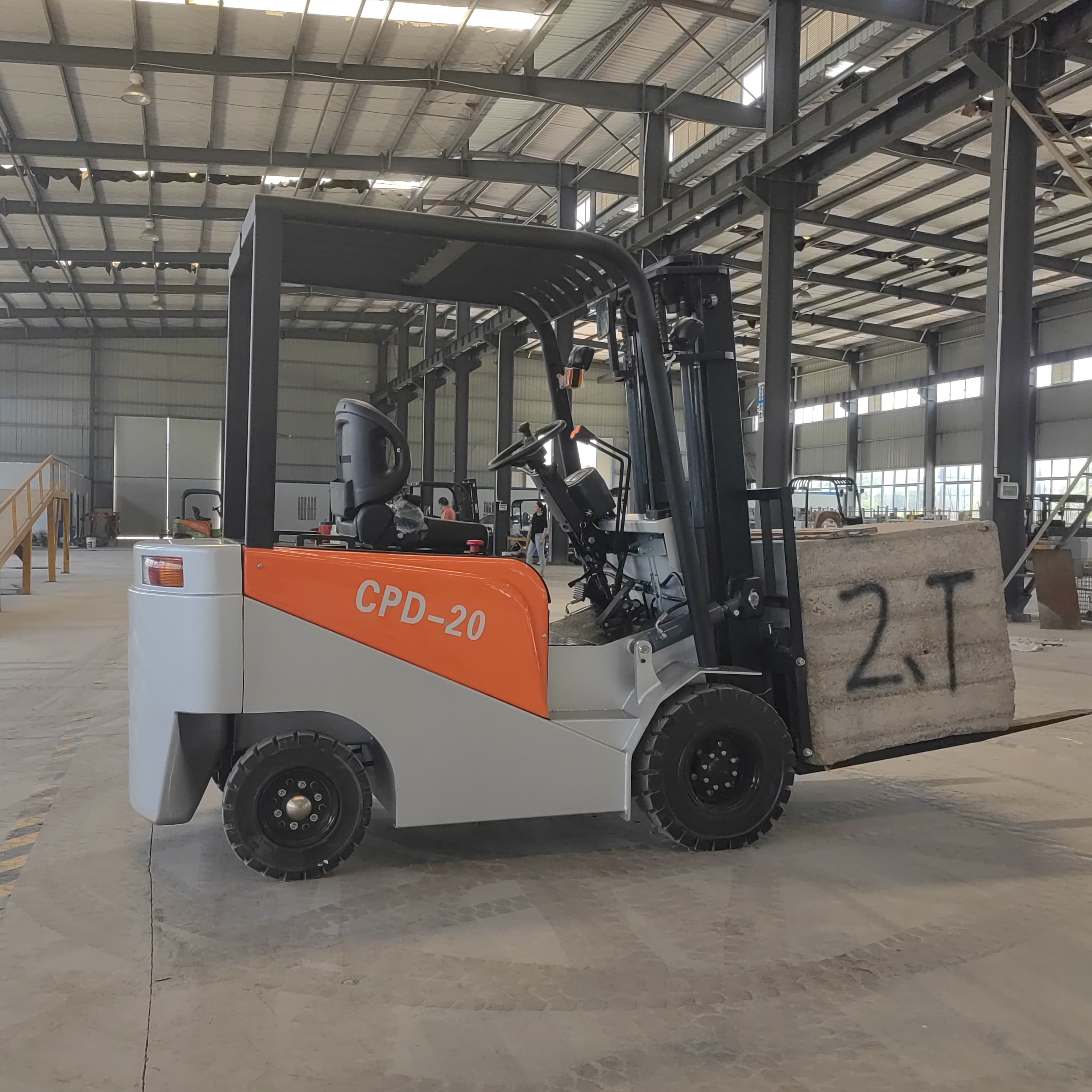 Hot Selling Small Forklift with Four-wheel Drive and Dual AC Motor, Capable of Carrying 1000kg, 2t3t Electric Forklift