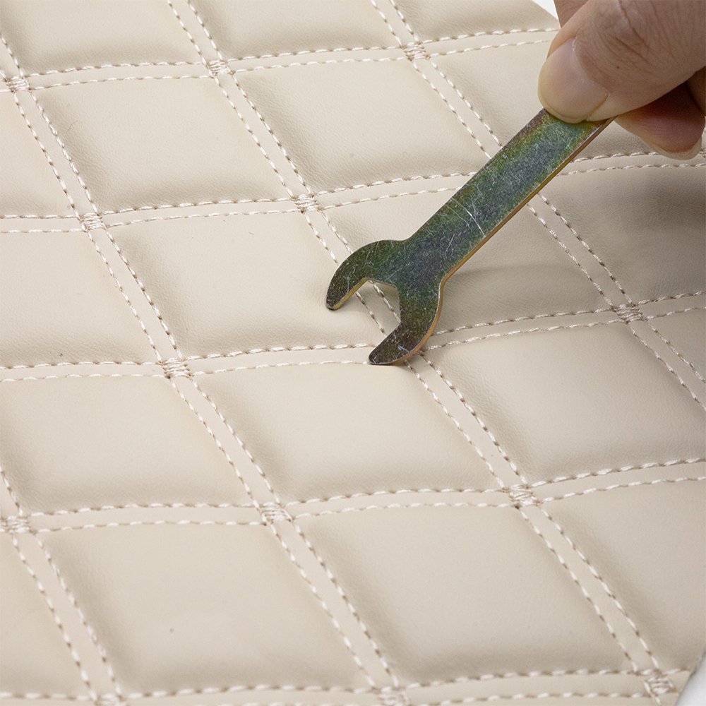 New Arrival Embroidery Foam Pvc Rexine Leather for Car Upholstery, Diamond Sponge Quilted Faux Leather for Auto Floor Mats