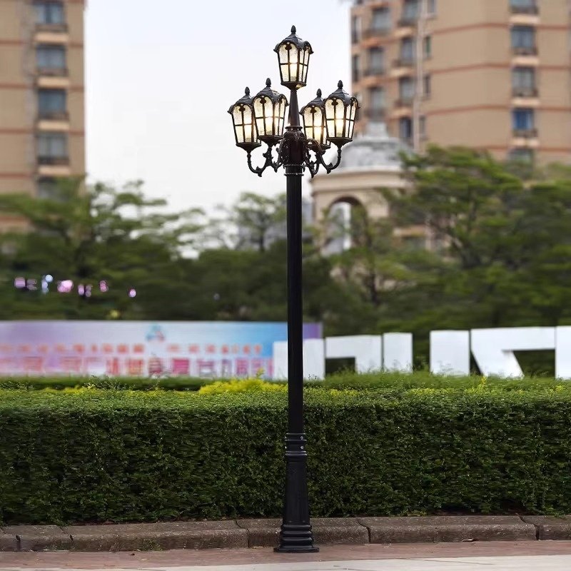 Courtyard Outdoor Solar Led Garden Light Theme Park Villa Waterproof Road Street Lamp Vintage High Pole Solar Garden Lamp