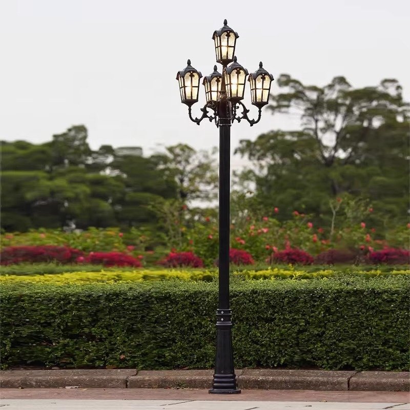 Courtyard Outdoor Solar Led Garden Light Theme Park Villa Waterproof Road Street Lamp Vintage High Pole Solar Garden Lamp