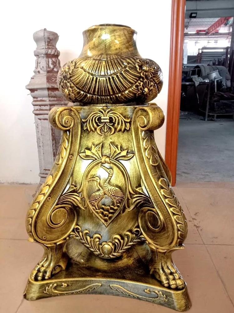 European Style Large-scale Retro Outdoor Landscape Lamp for Garden or Village Creative Retro Outdoor Landscape Lamp for Garden
