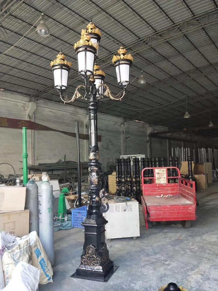 Garden Light China High Quality Outdoor Lamp Post Pole Factory Led Light Source Garden Lighting with Motion Sensor