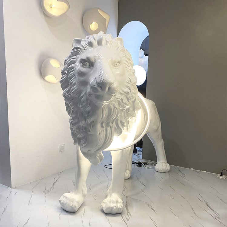 White Color Luxury Art Design Hall Decorative Landscape Sculpture Fiberglass lion Statue Lamps Animal Life Size Big Floor Lamp