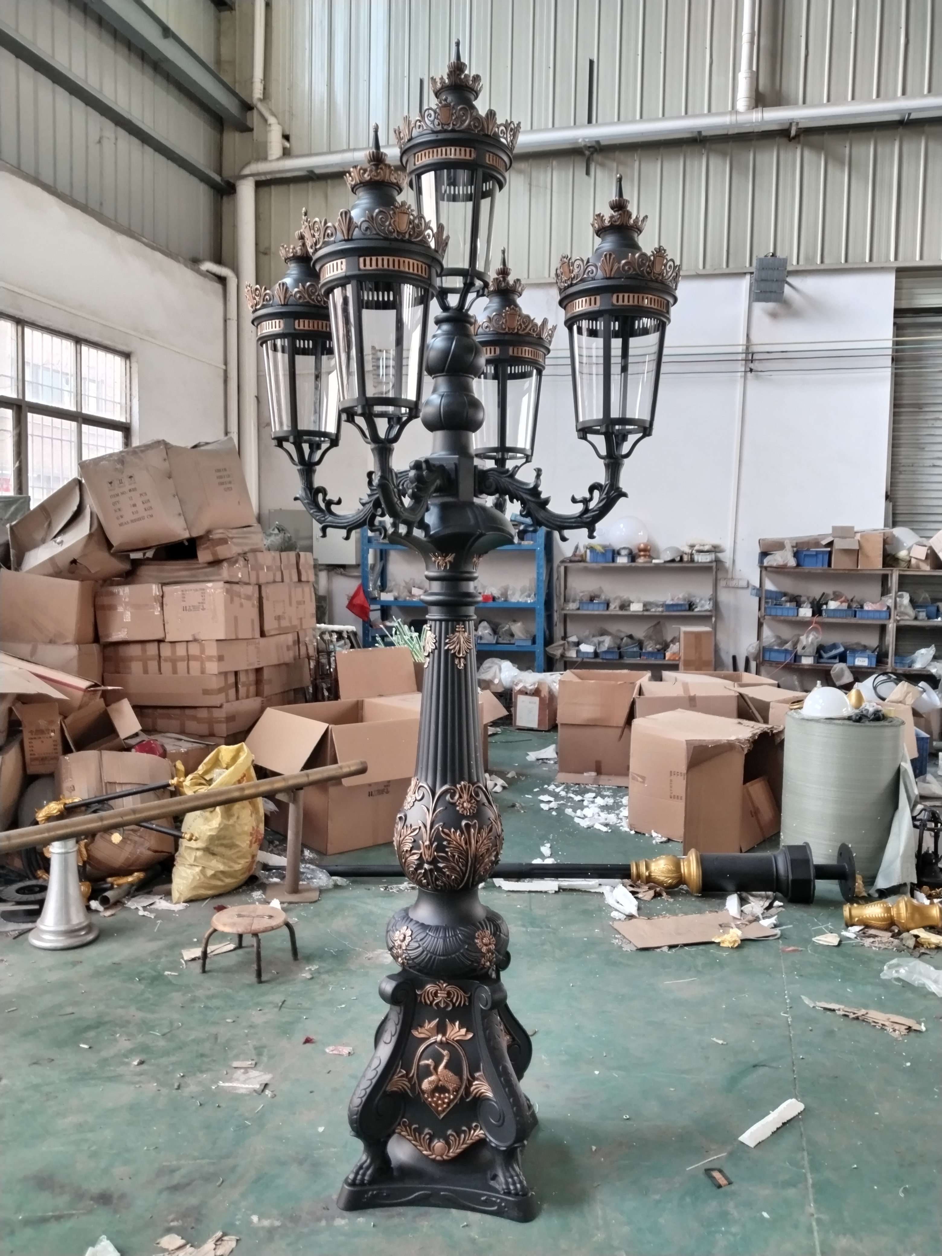 European Retro Design Garden Lamp, Street Decoration with 5 Cast Iron Lamp Posts, Street Lamp