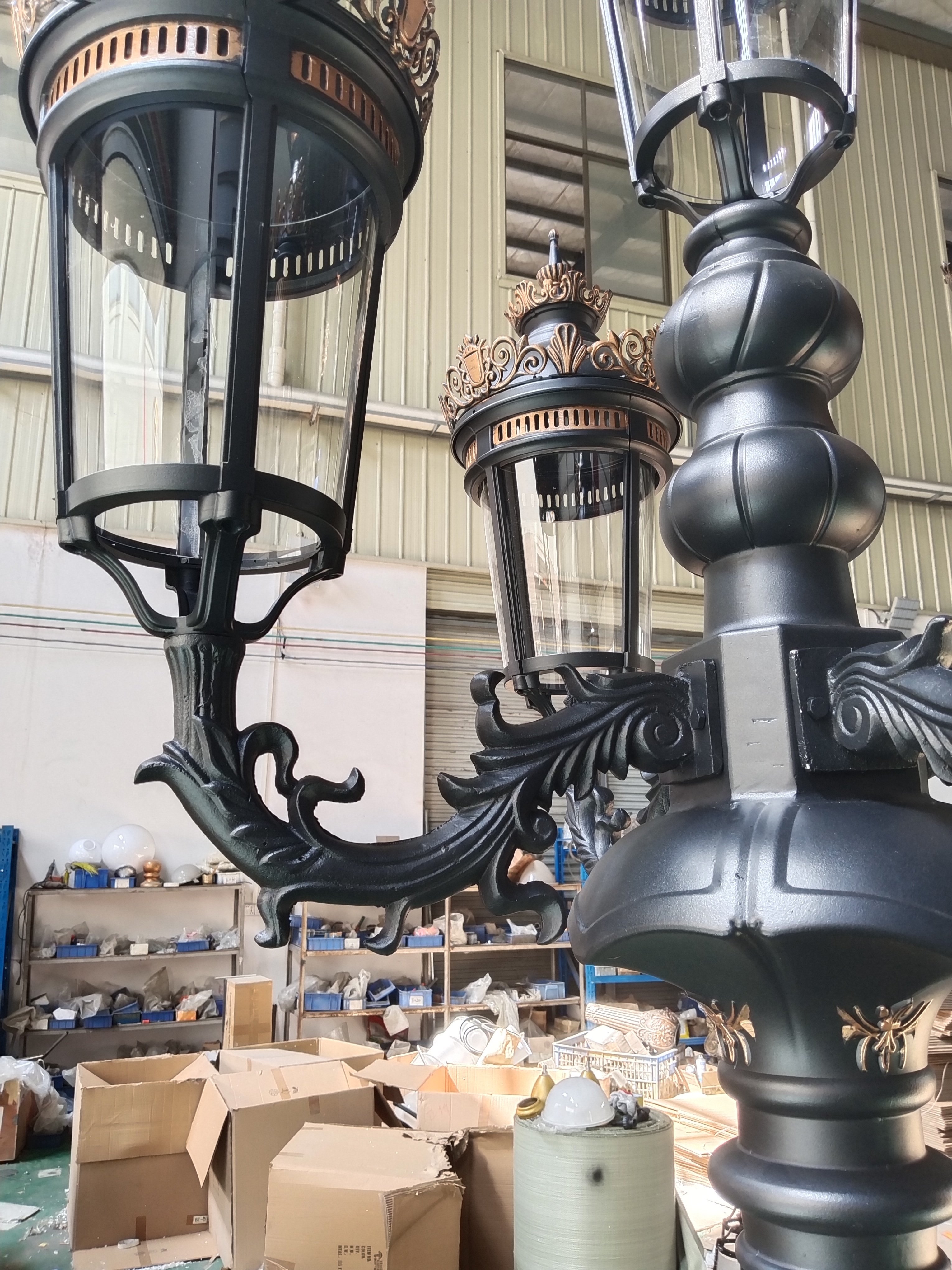 European Retro Design Garden Lamp, Street Decoration with 5 Cast Iron Lamp Posts, Street Lamp