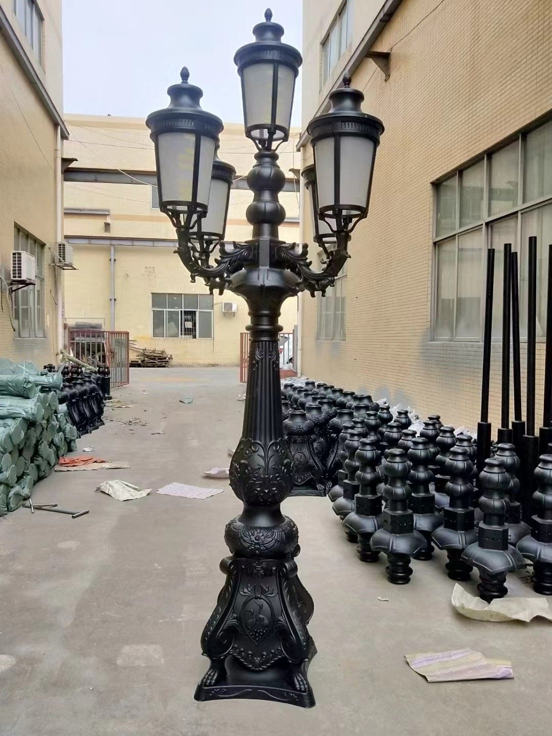 Luxury Retro European Landscape Garden Light IP65 30W/50W AC Street Light Aluminum+iron Outdoor LED Courtyard Light
